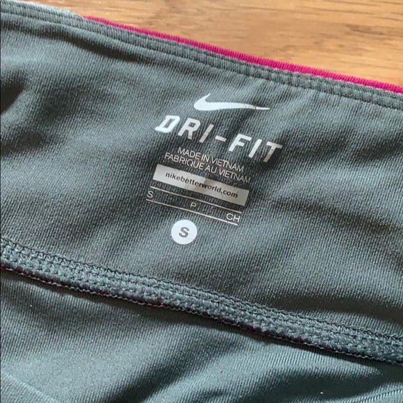 Nike Dri-Fit Cropped Leggings - Picture 3 of 3